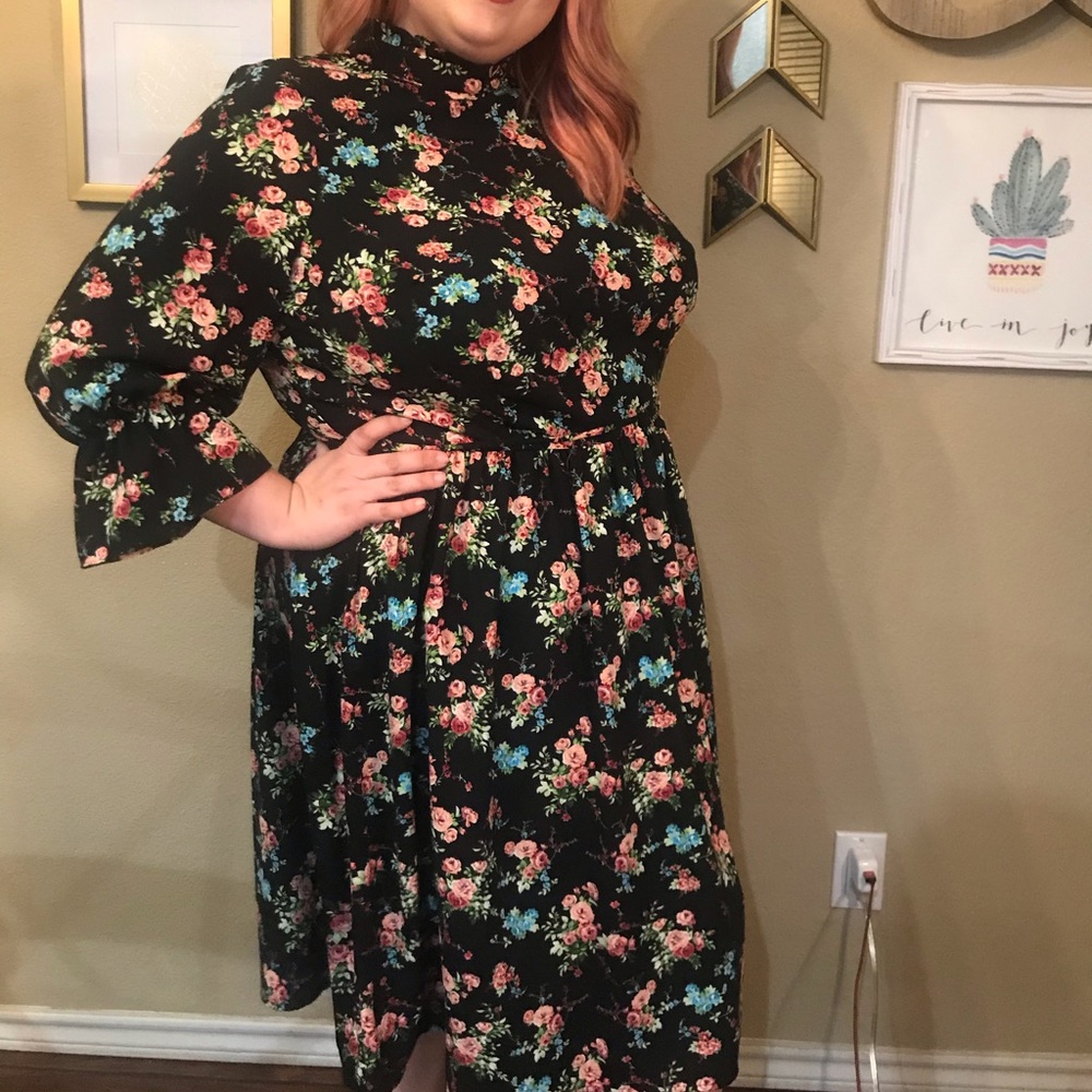 BRAND NEW ModCloth Floral hi-neck dress